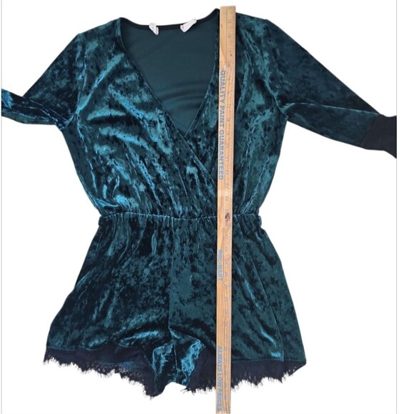 Socialite Velvet Lace Trim Romper Sz L Emerald Green Crushed Velvet One Piece - Picture 7 of 14
